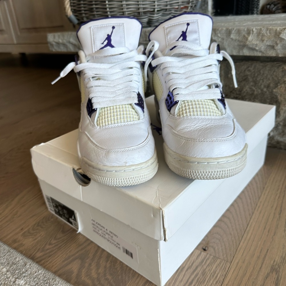 Men’s Air Jordan 4 Retro 
White and Purple Sneakers